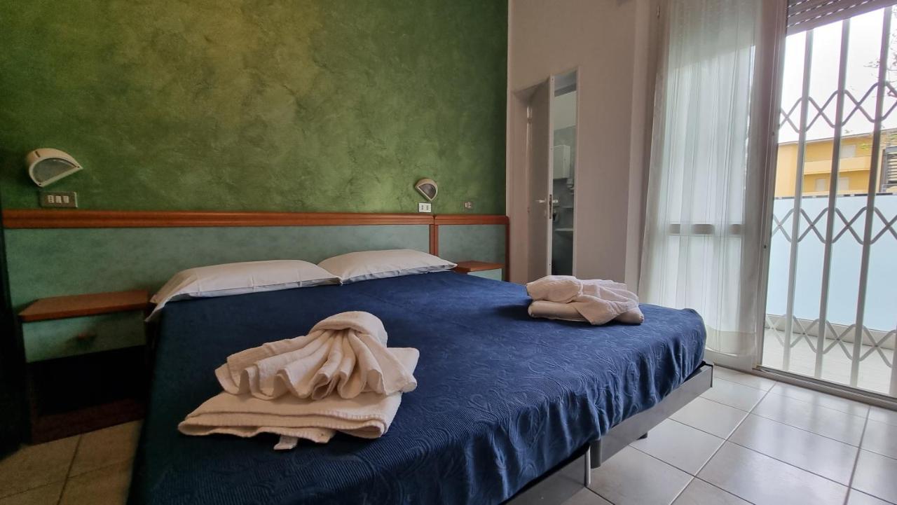 Hotel Costanza Cesenatico Ngoại thất bức ảnh