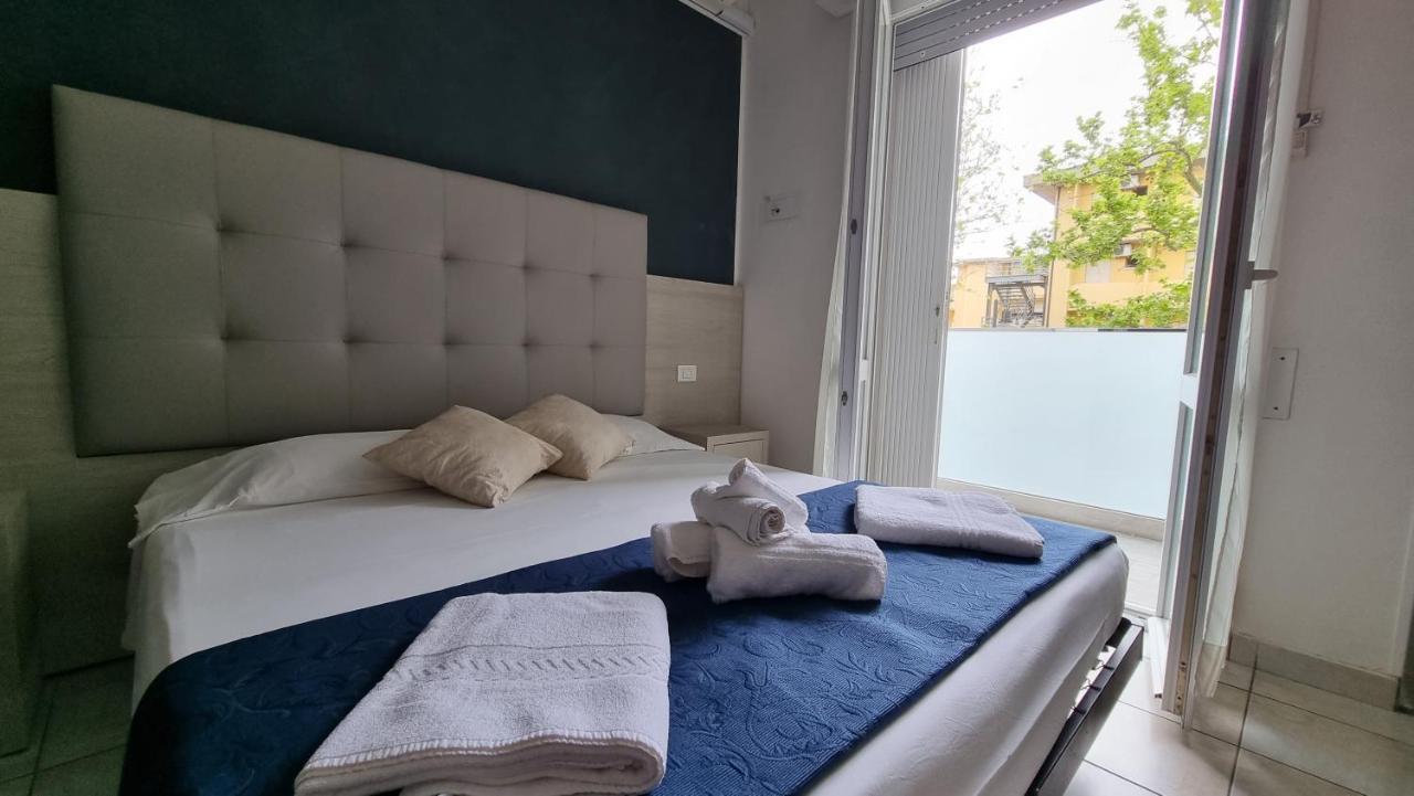 Hotel Costanza Cesenatico Ngoại thất bức ảnh