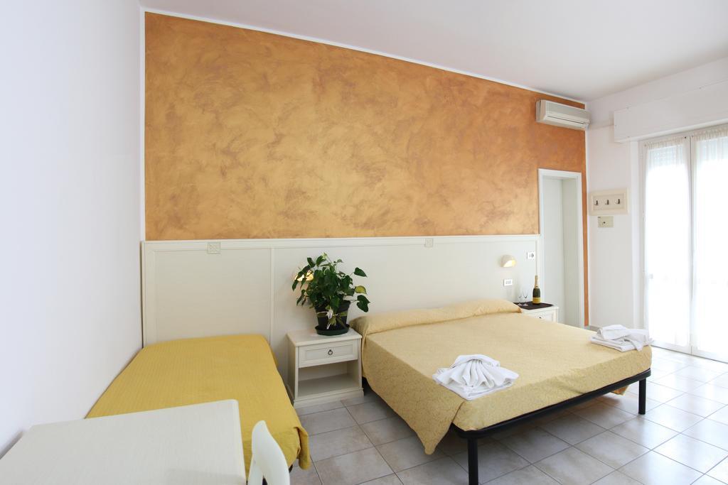 Hotel Costanza Cesenatico Phòng bức ảnh